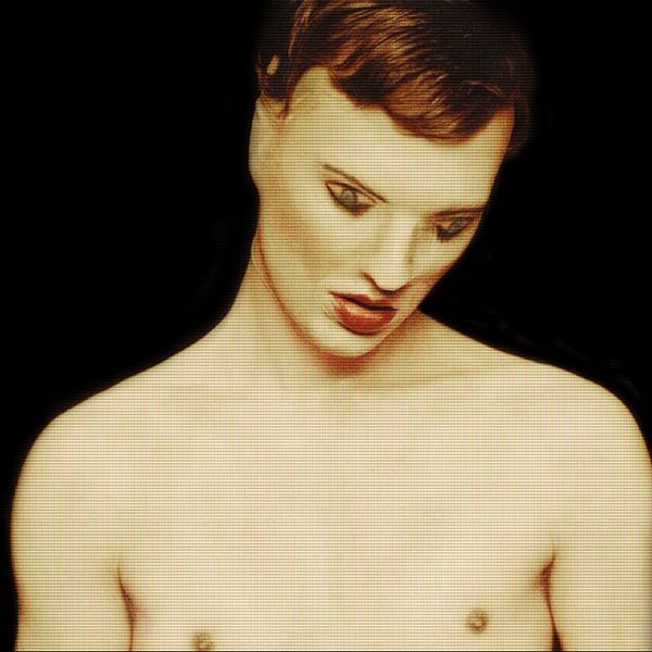 © Kate Davis - Image from the Logging on to love photography project