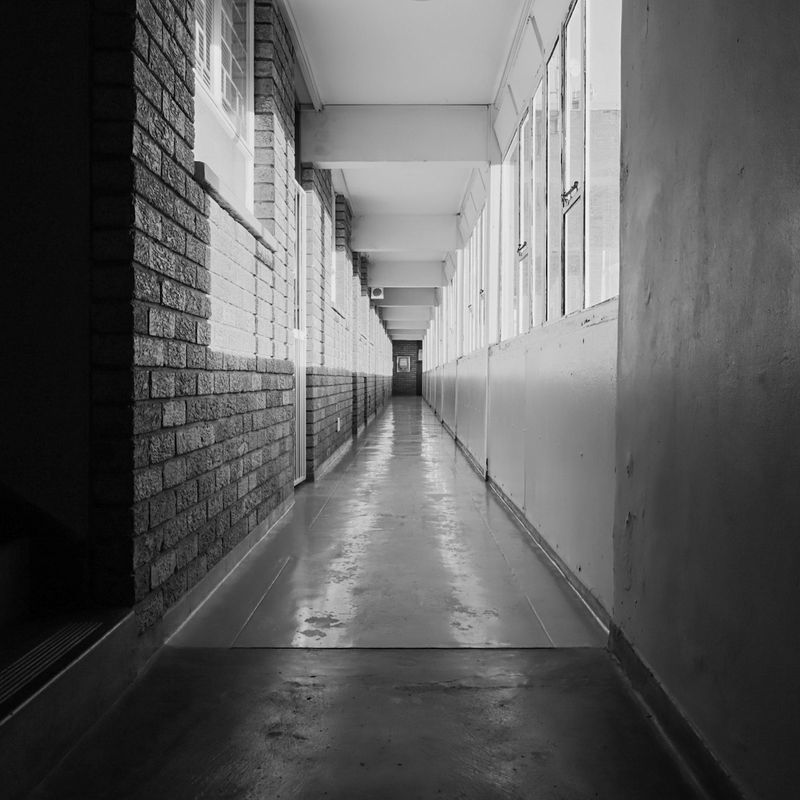 © Nicole Vittoria de Jager - Stepping Out, Never Venturing Beyond (Cape Town, South Africa)