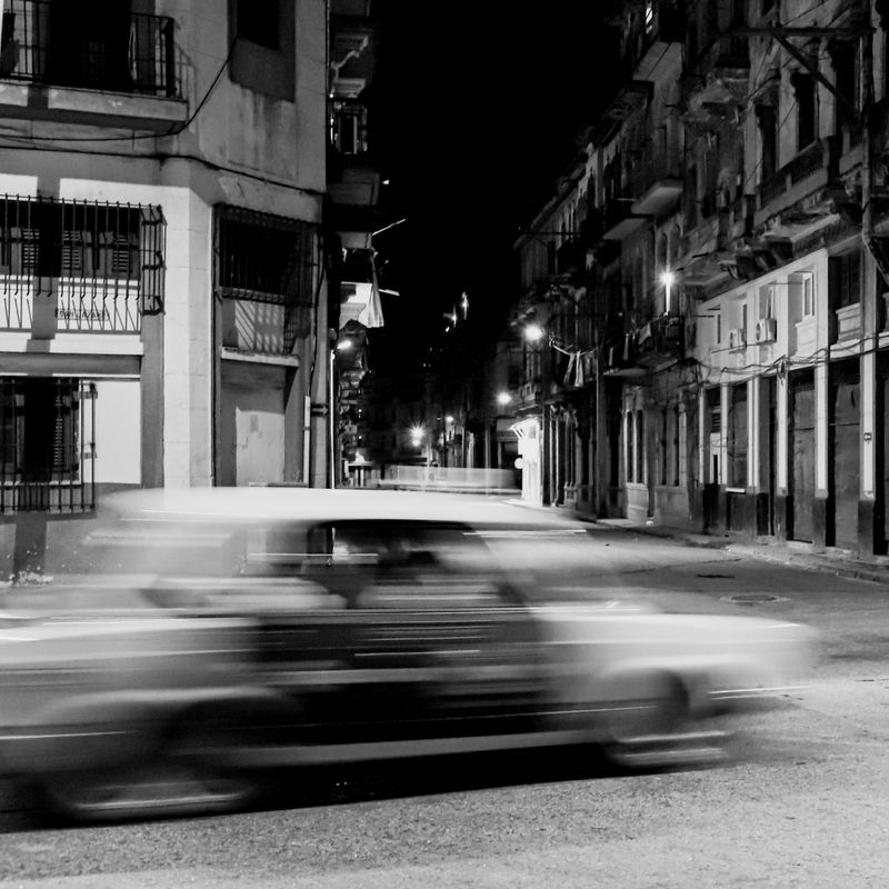 © Nicole Vittoria de Jager - Blurry Deflections (Havana, Cuba)
