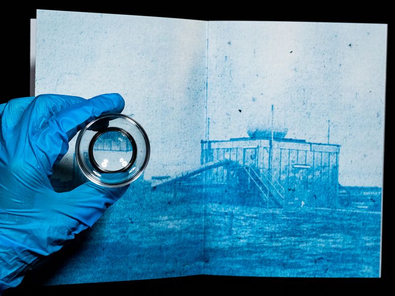 © Miriam Levi - Stills of the book