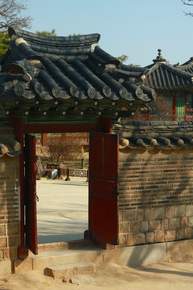 © Leila Joutet - Image from the 屋：ROOFS photography project