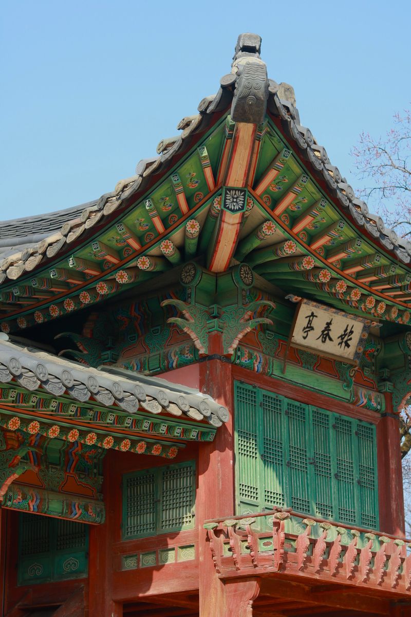 © Leila Joutet - Image from the 屋：ROOFS photography project