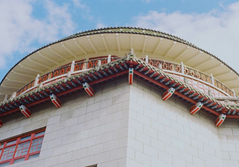 © Leila Joutet - Image from the 屋：ROOFS photography project