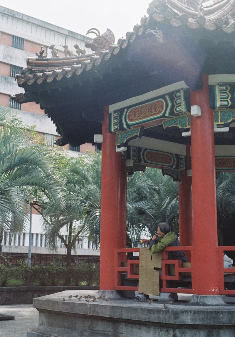 © Leila Joutet - Image from the 屋：ROOFS photography project