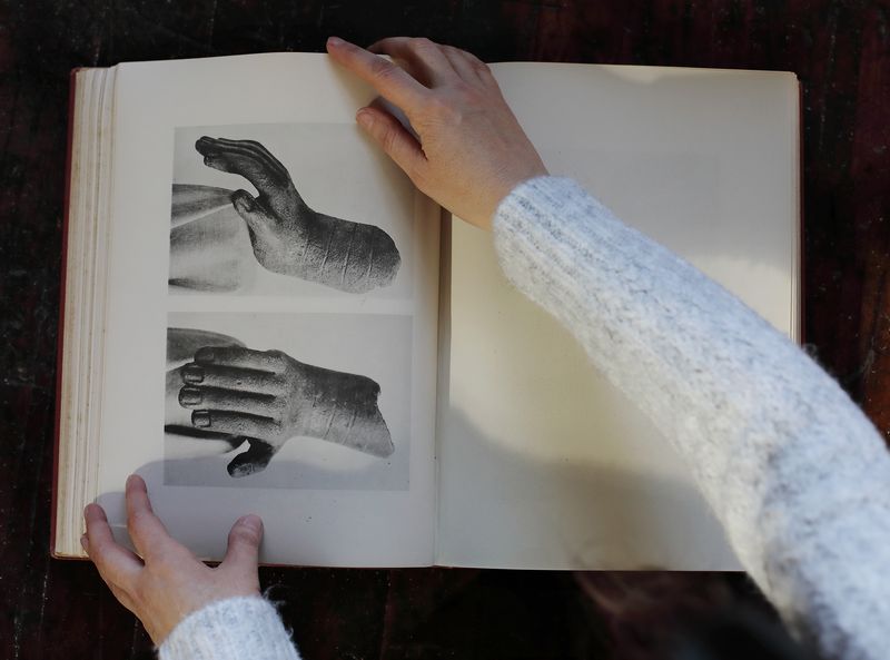 © Claudia Ruiz Gustafson - Image from the En busca de un mito (In Search of a Myth) photography project