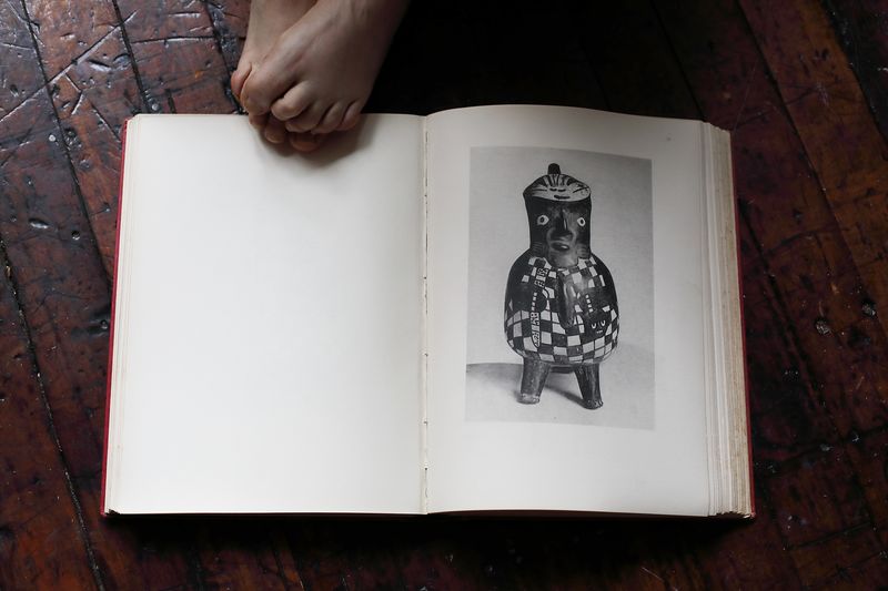 © Claudia Ruiz Gustafson - Image from the En busca de un mito (In Search of a Myth) photography project