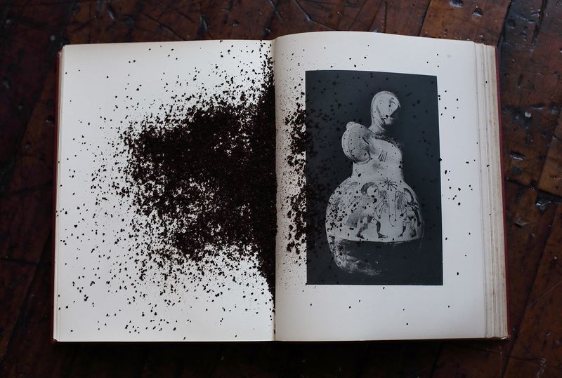 © Claudia Ruiz Gustafson - Image from the En busca de un mito (In Search of a Myth) photography project