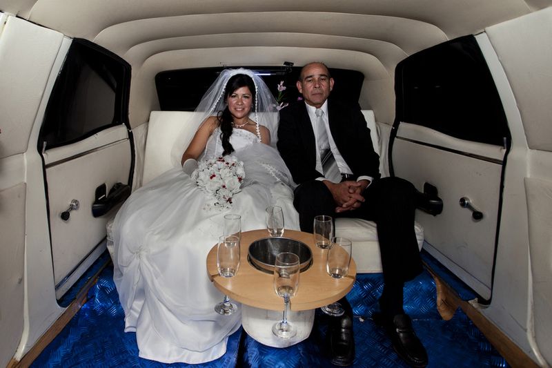 © Myriam Meloni - Jhoanna on the day of her wedding, accompanied by her father.