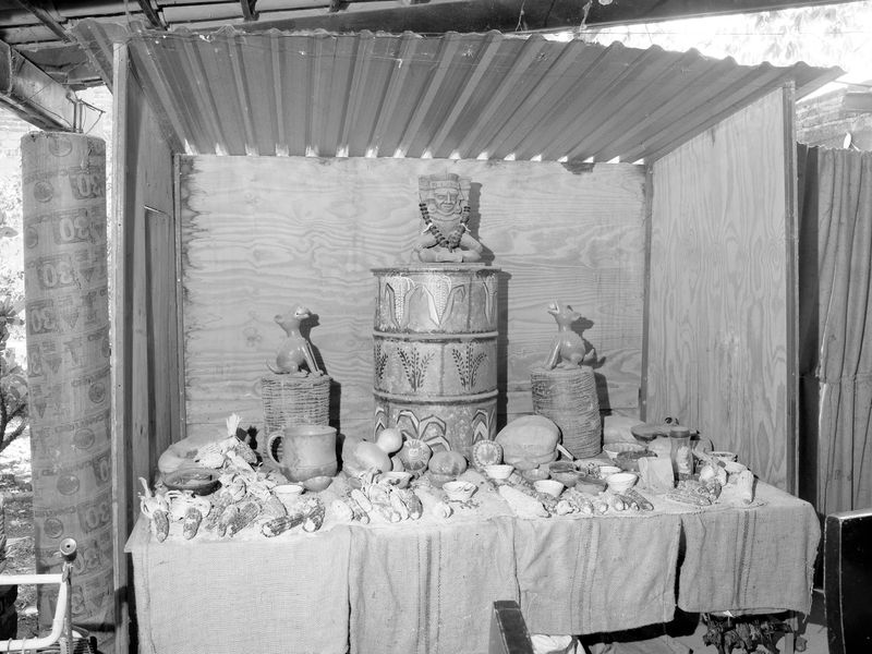 © Alba Serra & Cristobal Ascencio - Altar found in Casa del Maíz, in Tlajomulco, Jalisco.