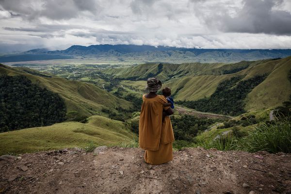 © Vlad Sokhin - Image from the Crying Meri. Violence Against Women in Papua New Guinea photography project
