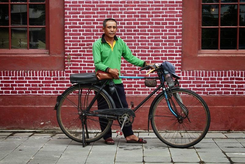 © idealita ismanto - Image from the Bicycle Ojek photography project