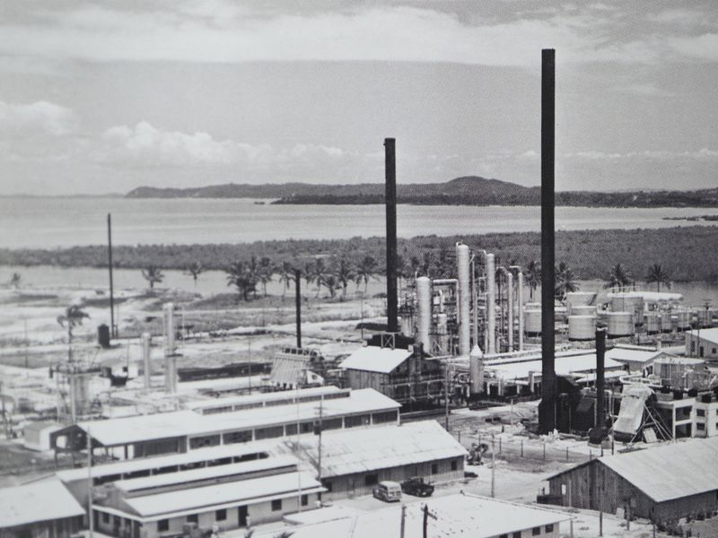 © Tommaso Rada - A detail of an archival image showing the Candeia Refinery at the beginning of its activity.