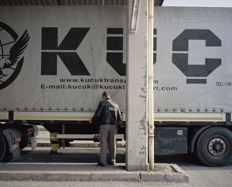 © Tommaso Rada - Romania, Giurgiu. A border policemen check for illegal migrants