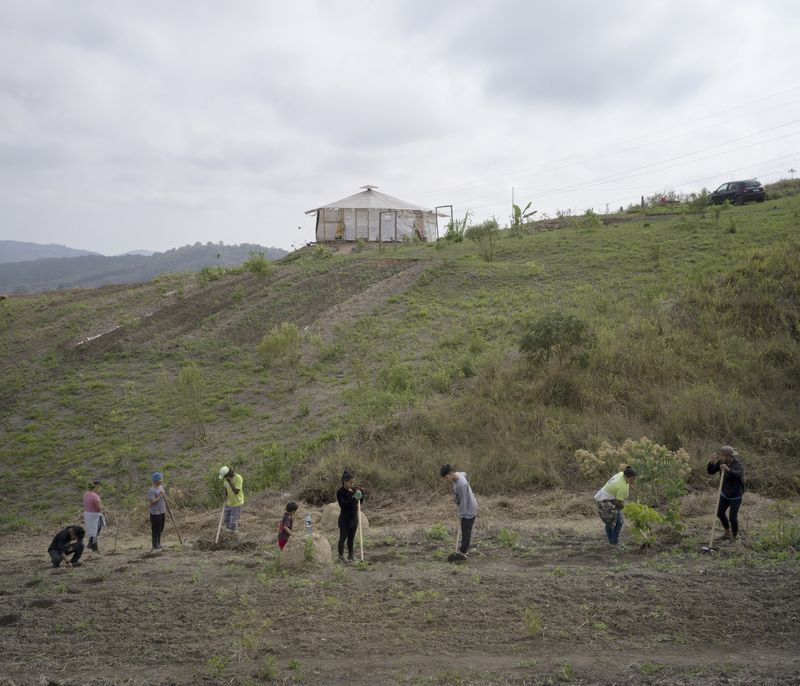 © Tommaso Rada - Guarani from the Tekoa Pindo Mirim Village prepare the field for the sowing.