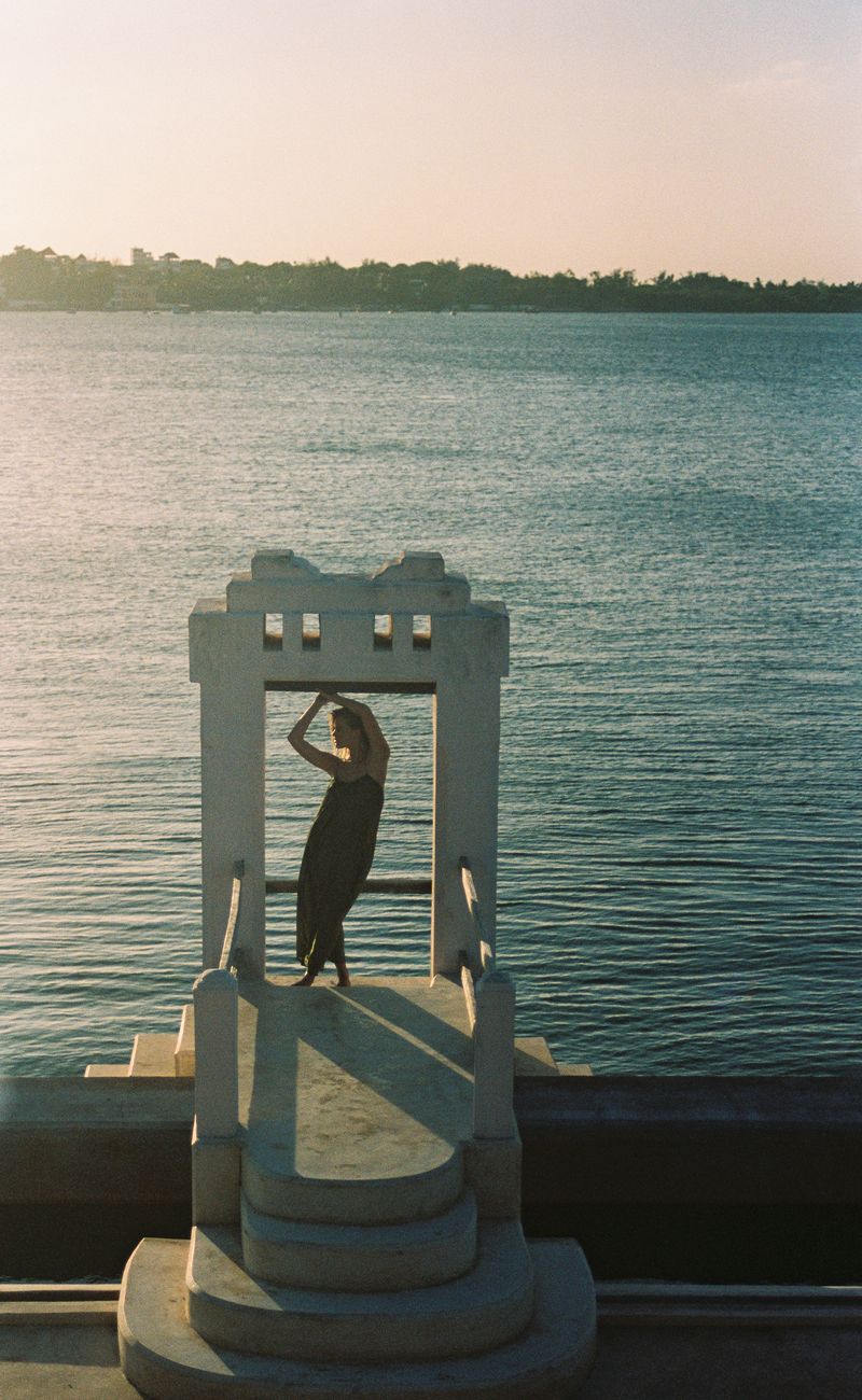 © Ashley Swinton - Lois