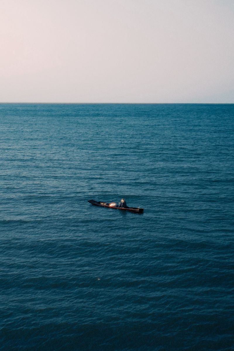 © Kelsy Macuacua - Image from the TRAÇOS DA MARÉ AZUL photography project