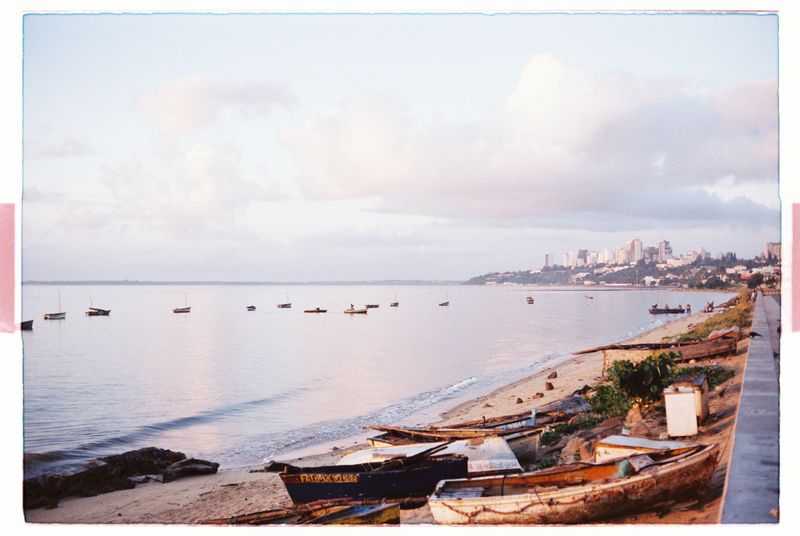 © Kelsy Macuacua - Image from the TRAÇOS DA MARÉ AZUL photography project