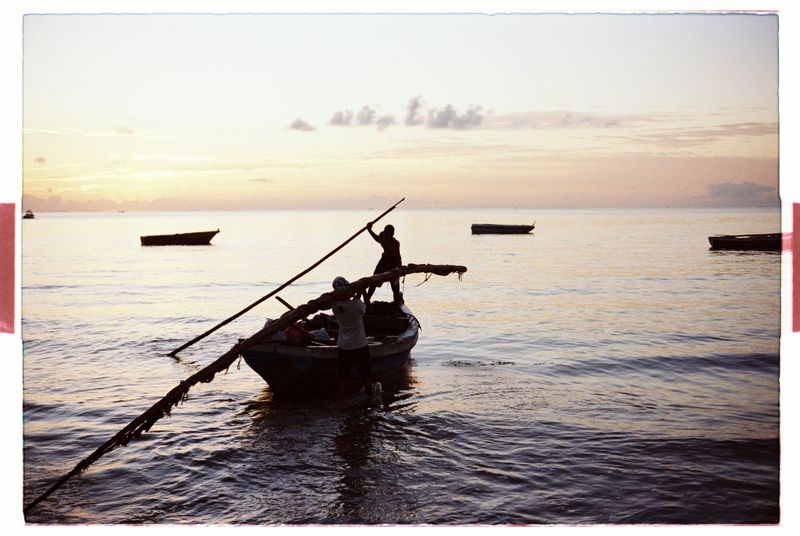 © Kelsy Macuacua - Image from the TRAÇOS DA MARÉ AZUL photography project