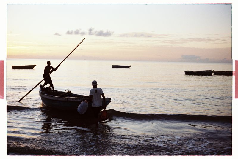 © Kelsy Macuacua - Image from the TRAÇOS DA MARÉ AZUL photography project