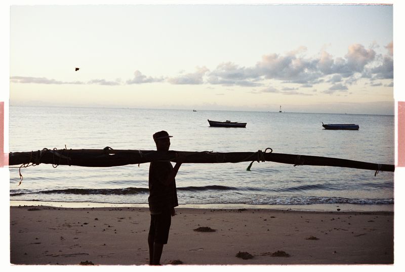 © Kelsy Macuacua - Image from the TRAÇOS DA MARÉ AZUL photography project