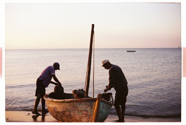 © Kelsy Macuacua - Image from the TRAÇOS DA MARÉ AZUL photography project