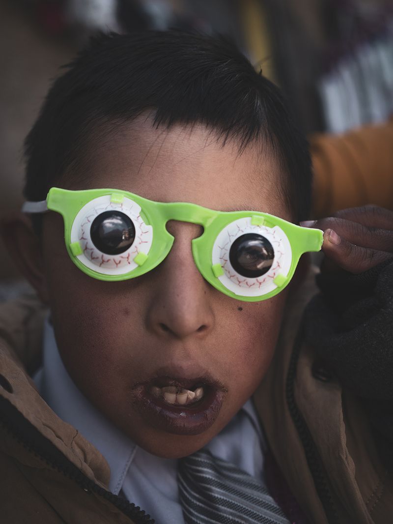 © Stefano Sbrulli - A children during the festivity of La Virgen de la Paz.