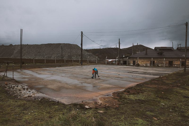 © Stefano Sbrulli - Image from the El plomo dentro photography project