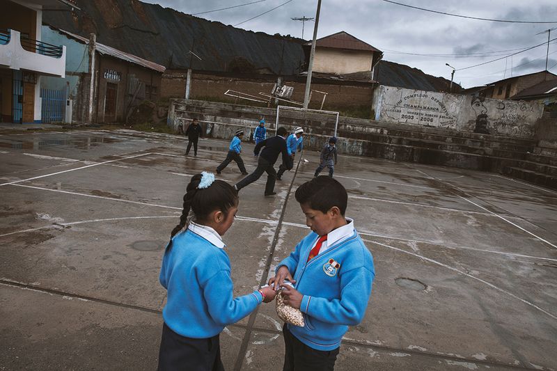 © Stefano Sbrulli - Image from the El plomo dentro photography project