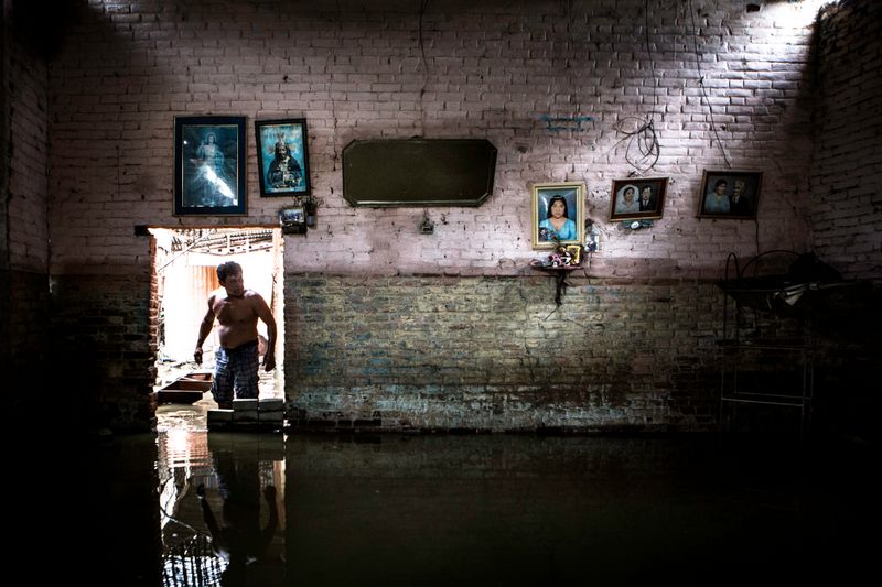 © Liz Tasa - Image from the Beneath the Río Piura photography project