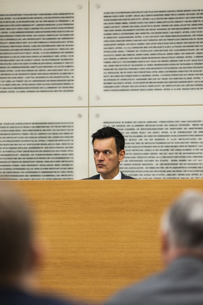 © Lukas Ratius - Secretary during the adoption of the 2019/2020 double budget in the plenary hall of the Landtag des Saarlandes