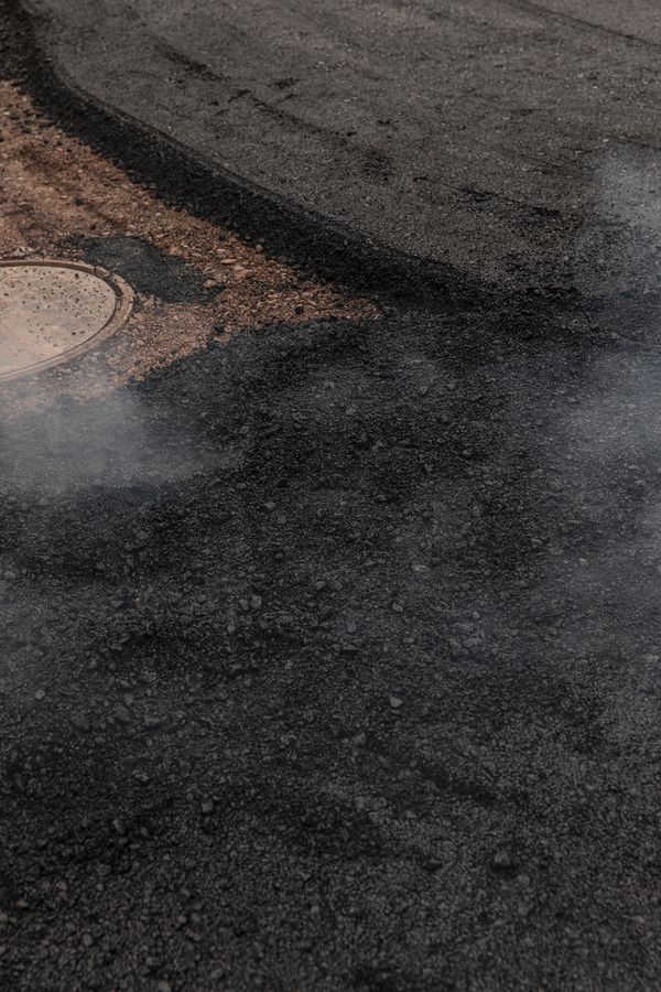 © Lukas Ratius - Asphalting work on an access road through the state capital Saarbrücken