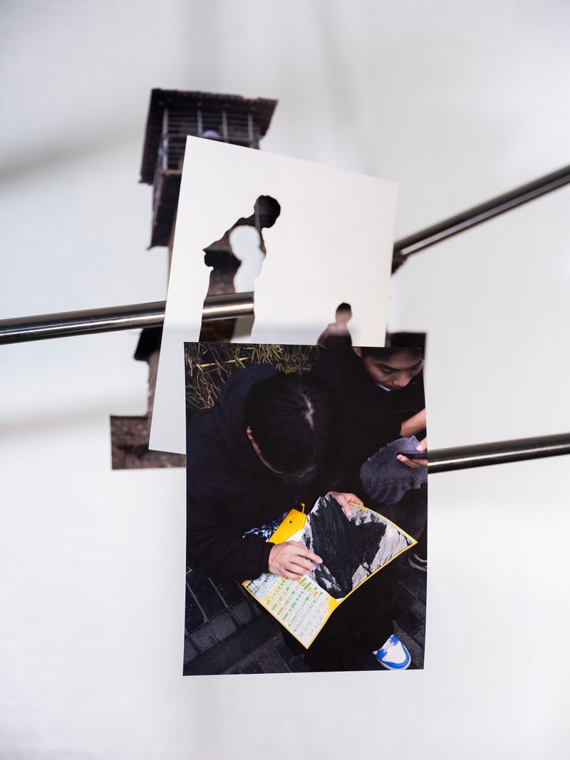 © Pang Hai - Go out and touch the real substance from the map?