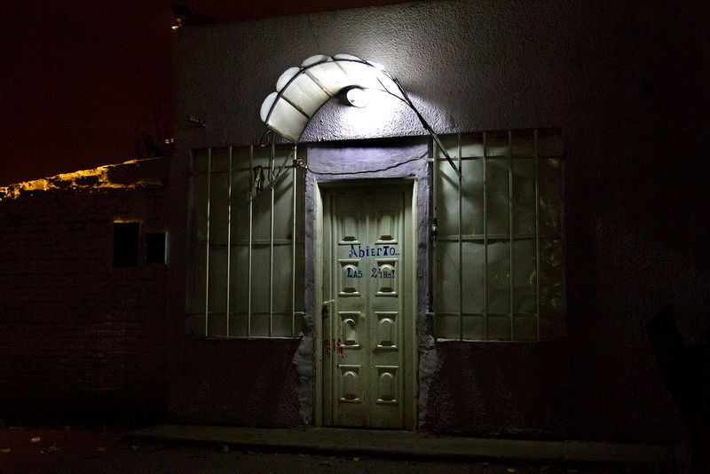© Cecilia Antón - Prostíbulo, zona sur del Gran Buenos Aires.