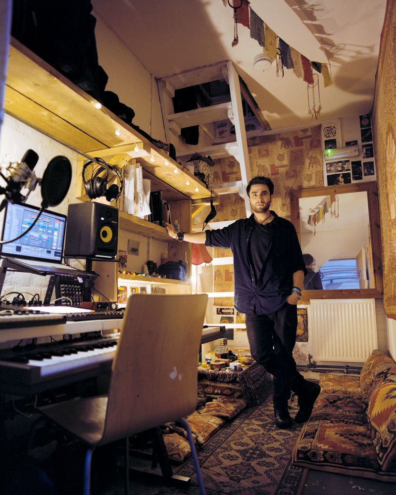 © Alexander Robertson - Image from the The Peanut Project photography project