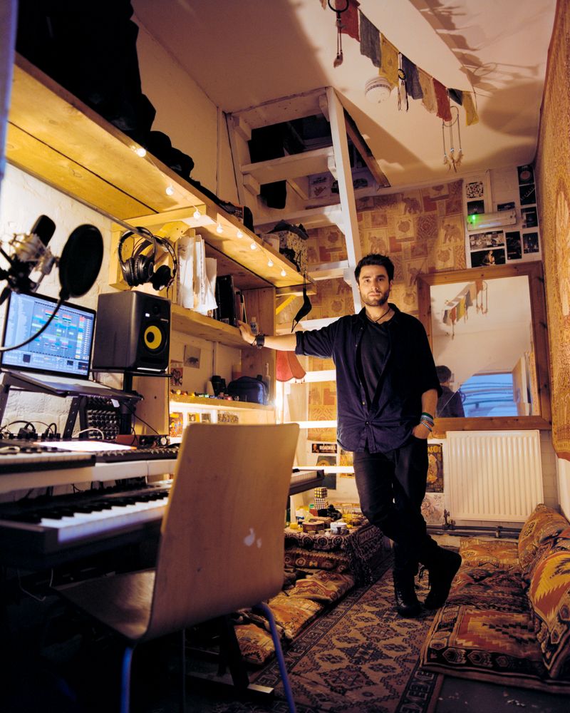 © Alexander Robertson - Image from the The Peanut Project photography project