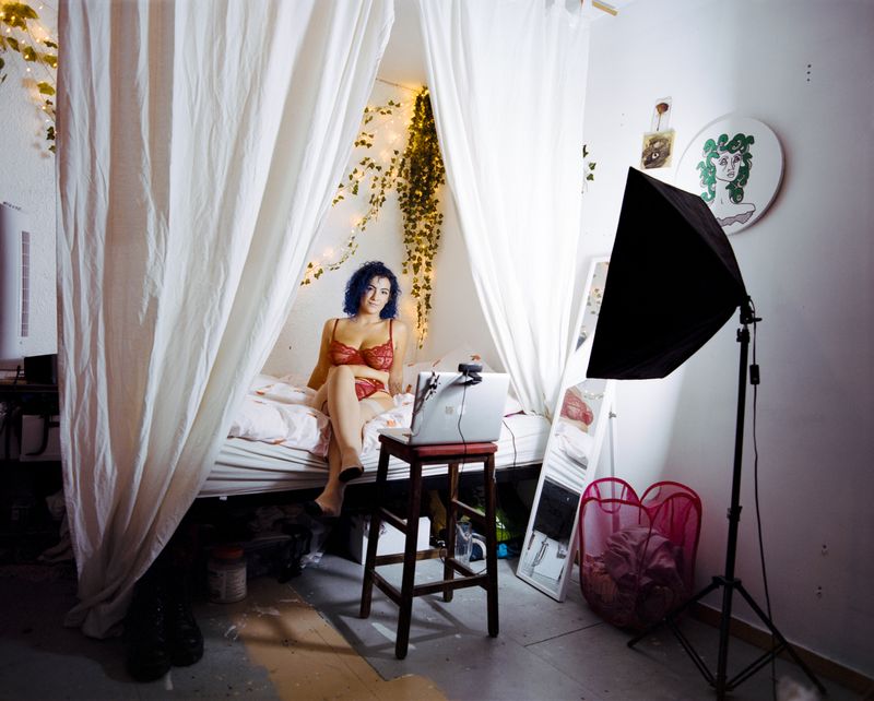 © Alexander Robertson - Image from the The Peanut Project photography project