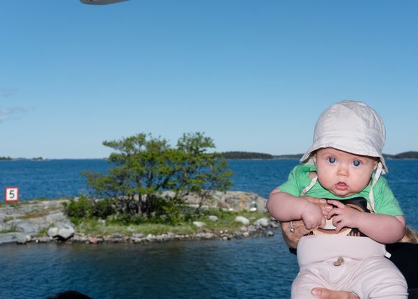 © Linda Forsell - Fanta on expedition, in front of the Stockholm archipelago!