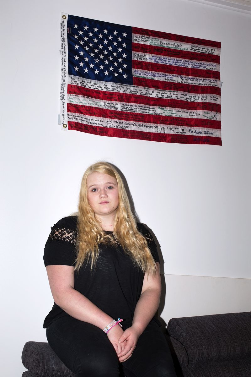 © Louisa Boeszoermeny - Image from the THE STATE I AM IN  photography project