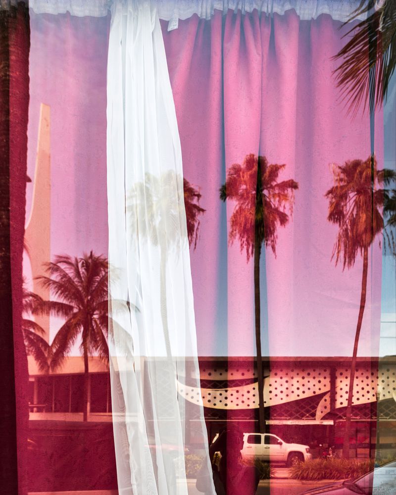 © Anastasia Samoylova - South Beach Reflection, 2017
