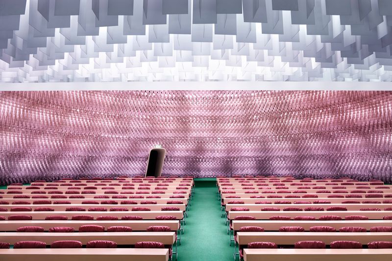 © Luca Zanier - Image from the Corridors of Power photography project