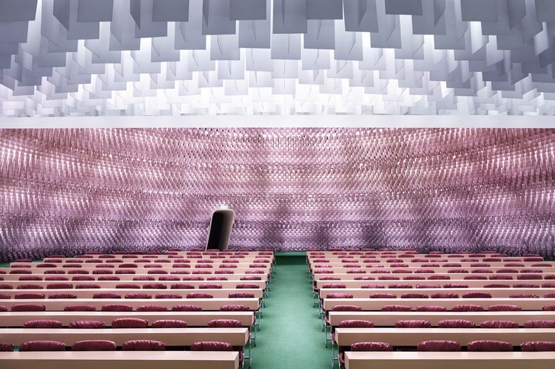 © Luca Zanier - Image from the Corridors of Power photography project