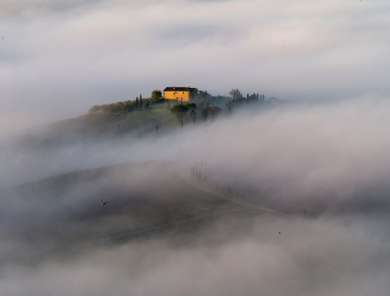 © Pavel Oskin - Image from the The Live of the House photography project