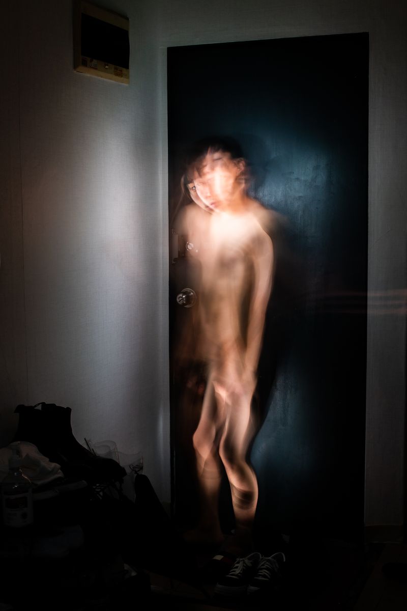 © Baek Seung Joon - Image from the AUGMENTED SELF photography project