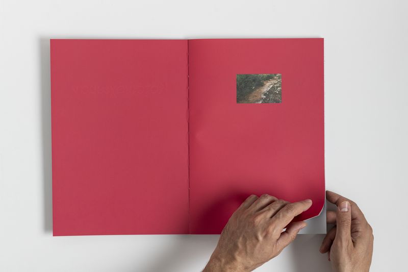 © Silvio Rusmigo - Opening spread of 'Kochinohoma - Red Soil' book