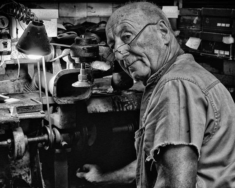 © Kip Harris - Shoe Repairman, Buenos Aires