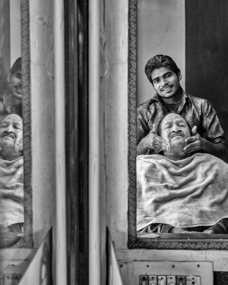 © Kip Harris - Barber and his Client, Jaipur