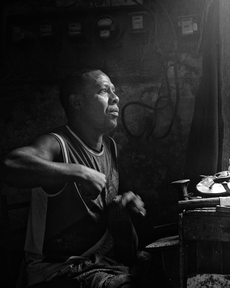 © Kip Harris - Leather Worker, Havana