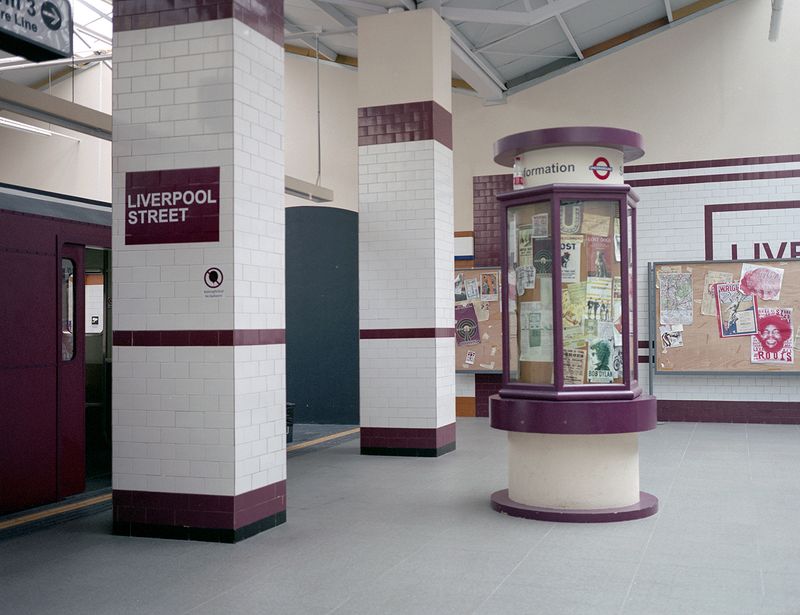 © Ge Zeng - London style underground station