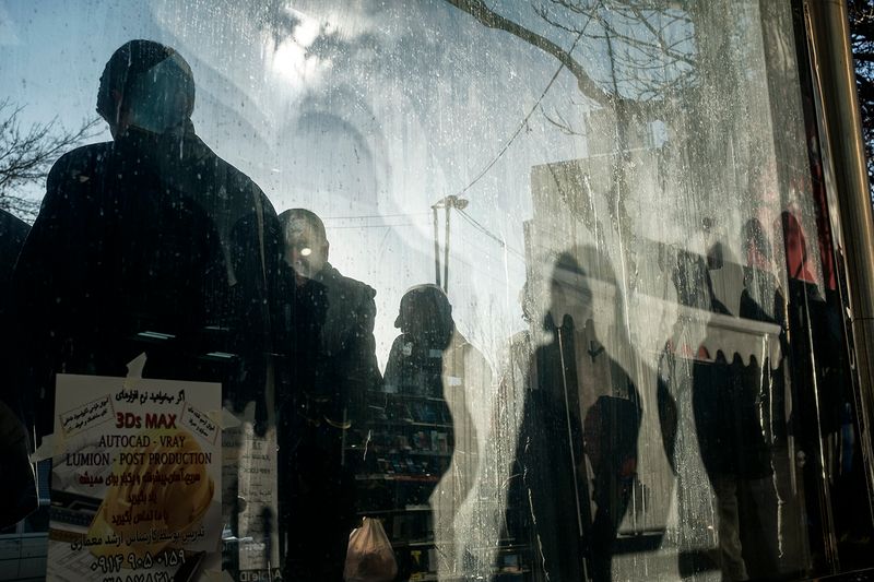 © sima choubdarzadeh - The illusion surrounds me. It called me army.