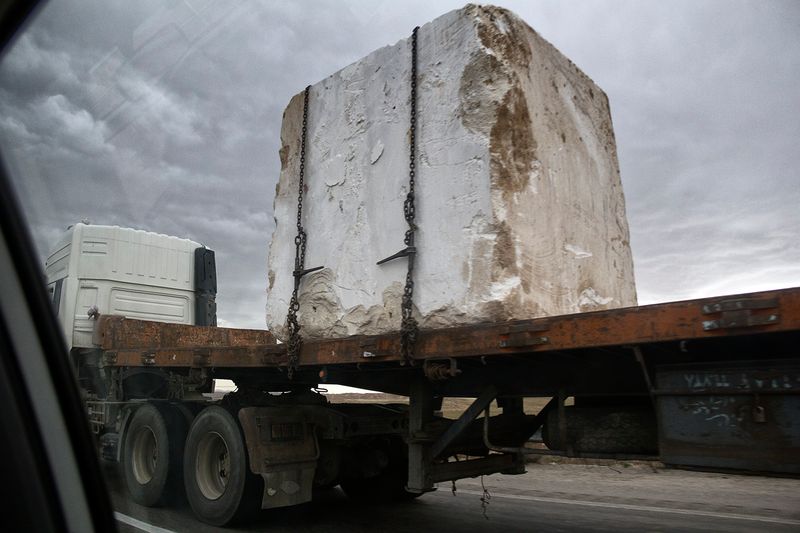 © sima choubdarzadeh - The man is difficulty of duty .